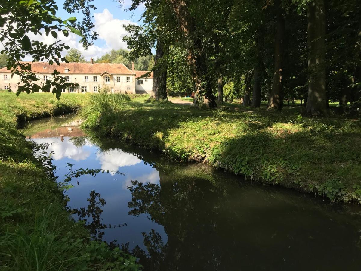 Domaine Du Plessis Bed & Breakfast Le Plessis-Luzarches Exterior photo